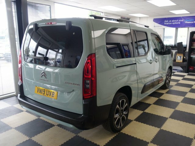 Citroen Berlingo Puretech Flair XL Mpv VN19UVB Green #5