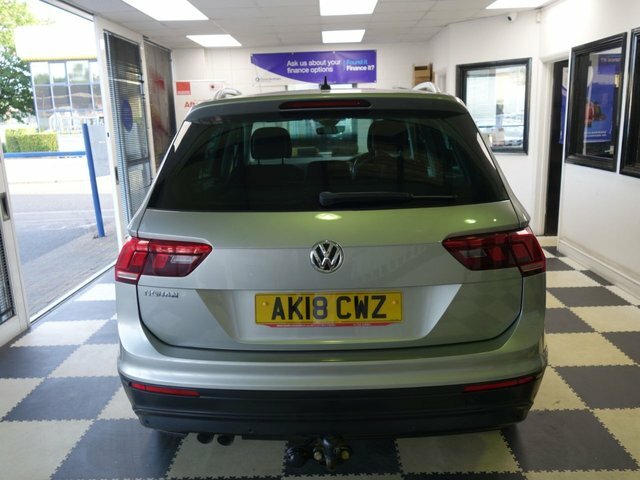 Volkswagen Tiguan Tdi Se Navigation Suv AK18CWZ Silver #5