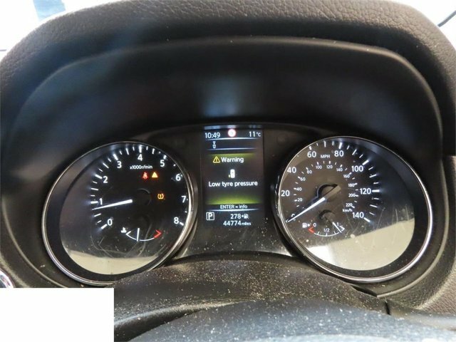 Nissan Qashqai Dig-t N-tec Suv BP15AJY Red #3