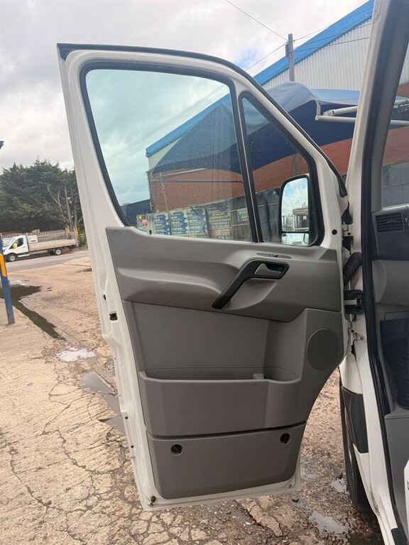 Volkswagen Crafter White #46