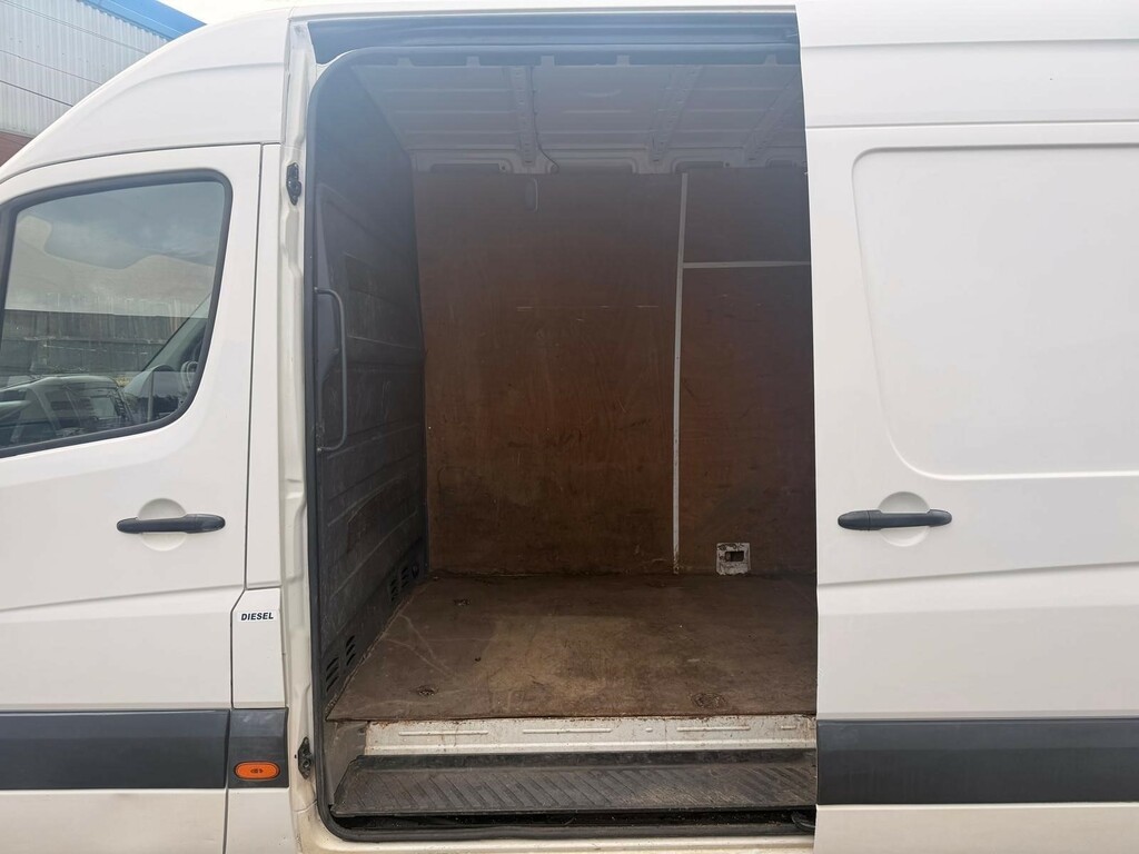 Volkswagen Crafter White #38