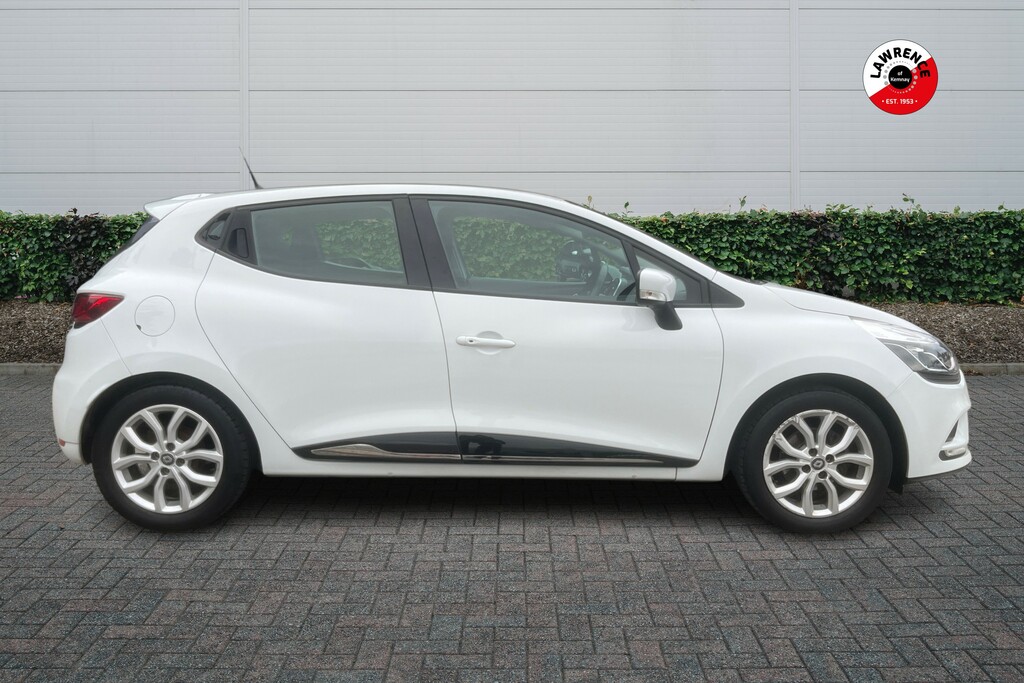 Renault Clio 1.2 16V Dynamique Nav SW17BNX White #4