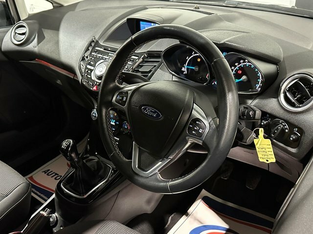 Ford Fiesta 1.0T Ecoboost Titanium Hatchback Black #2