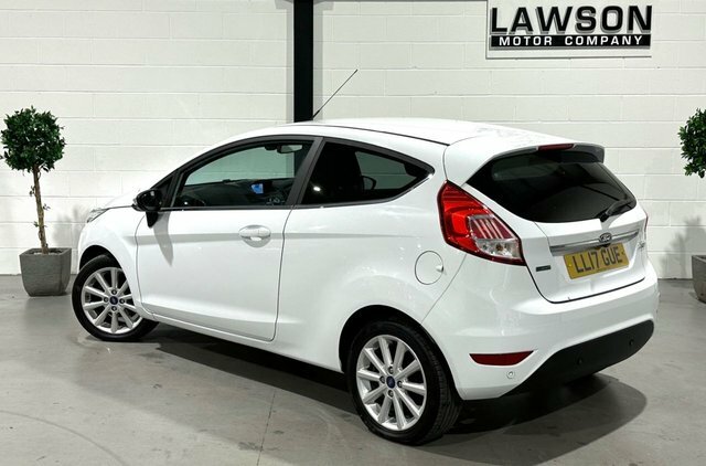 Ford Fiesta 1.0T Ecoboost Titanium Hatchback White #4