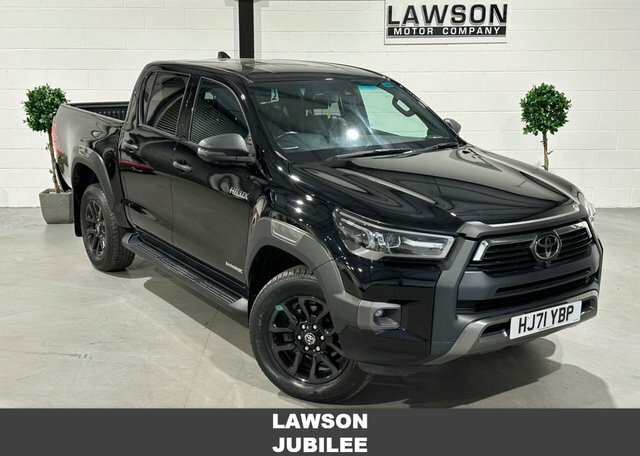 Toyota HILUX 2.8 D-4d Invincible X Pickup Double Cab Black