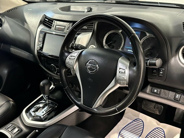 Nissan Navara 2.3 Dci N-guard Pickup Double Cab Black #2
