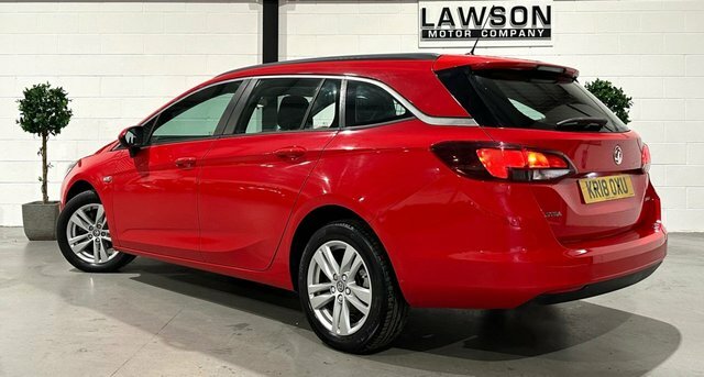 Vauxhall Astra 1.0I Turbo Ecotec Design Sports Tourer Red #4