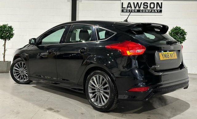 Ford Focus 1.0T Ecoboost St-line Hatchback Black #4