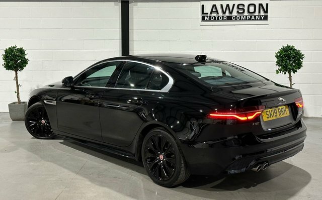 Jaguar XE 2.0 D180 R-dynamic S Saloon Euro 6 Black #4