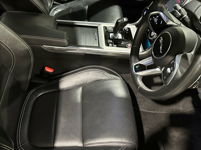 Jaguar XE 2.0 D180 R-dynamic S Saloon Euro 6 Black #5