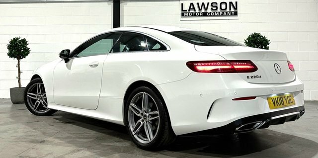 Mercedes-Benz E Class 2.0 E220d Amg Line Coupe G-tronic Euro White #4