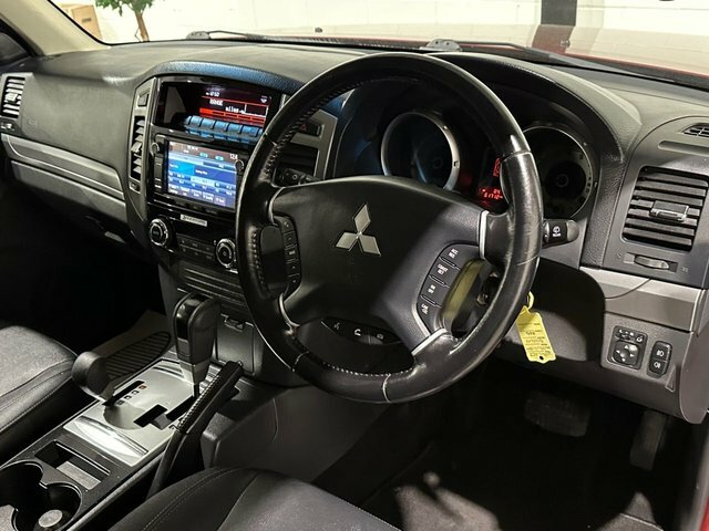 Mitsubishi Shogun 3.2 Di-dc Sg3 Suv 4Wd Euro 6 Lwb Red #2