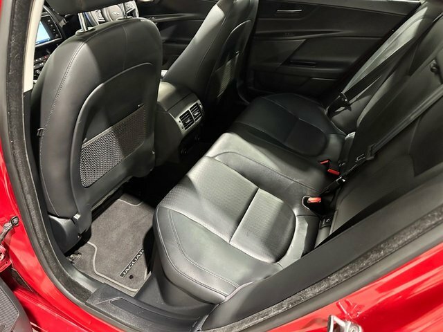 Jaguar XE 2.0D Portfolio Saloon Awd Euro 6 Red #3