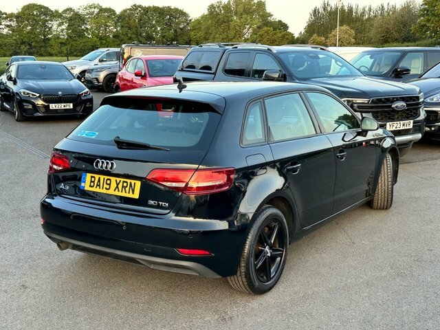 Audi A3 1.6 Tdi 30 Se Technik Sportback S Troni Black #3