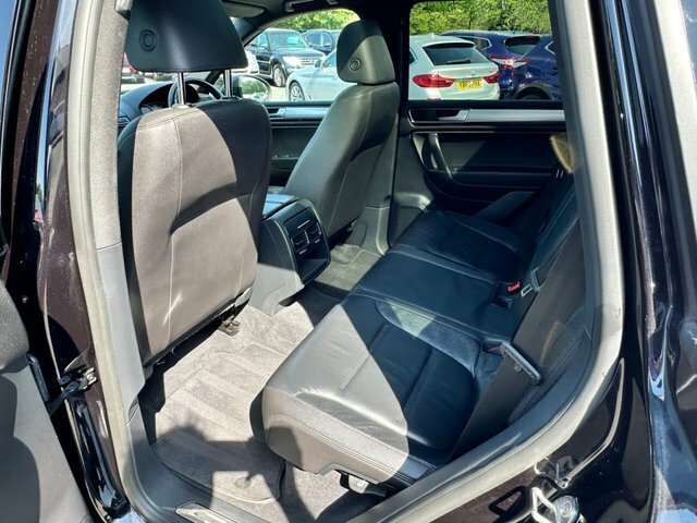 Volkswagen Touareg 3.0 Tdi V6 R-line Suv Tiptronic 4Wd Eur Black #4