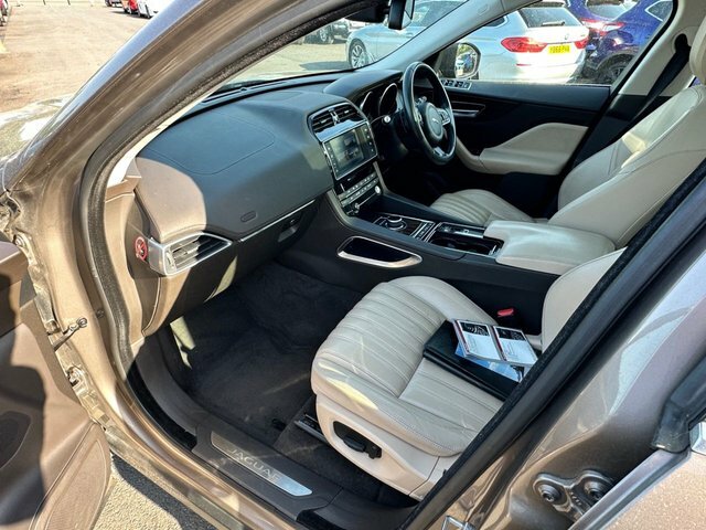 Jaguar F-Pace 2.0 D180 Portfolio Suv Awd Euro 6 Brown #2