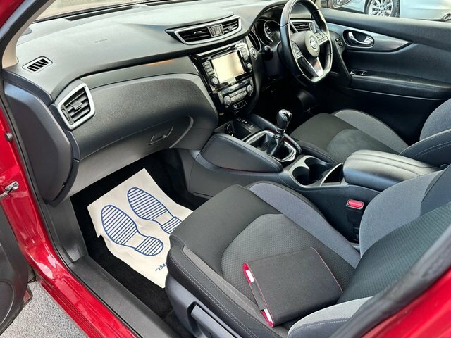 Nissan Qashqai 1.3 Dig-t N-connecta Suv Euro 6 Red #2