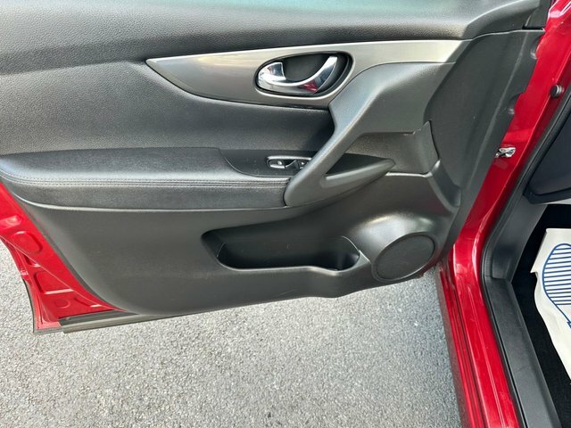 Nissan Qashqai 1.3 Dig-t N-connecta Suv Euro 6 Red #6