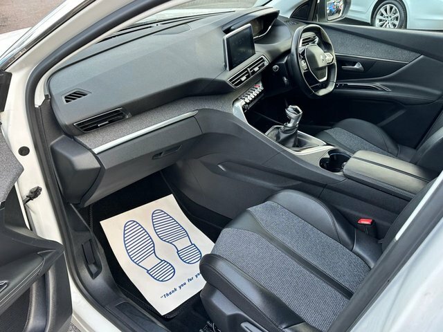 Peugeot 3008 1.2 Puretech Allure Suv Euro 6 White #2