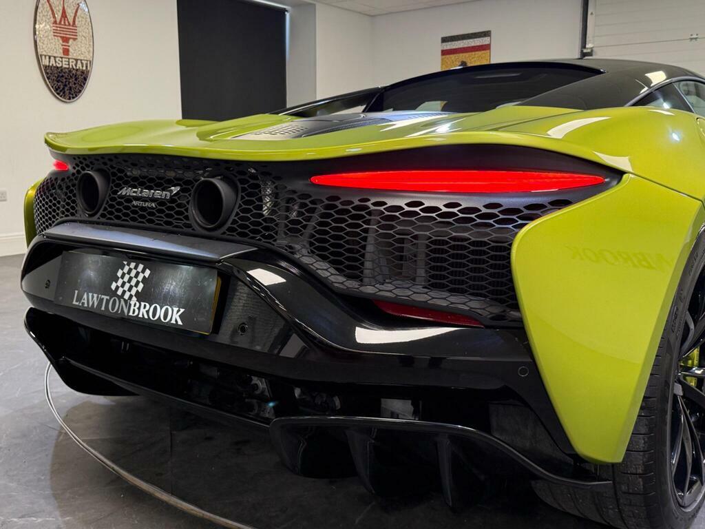 McLaren Artura Hybrid Green #5