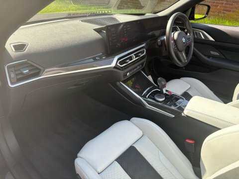 BMW M4 3.0 Biturbo Competition YF23JOV Purple #4