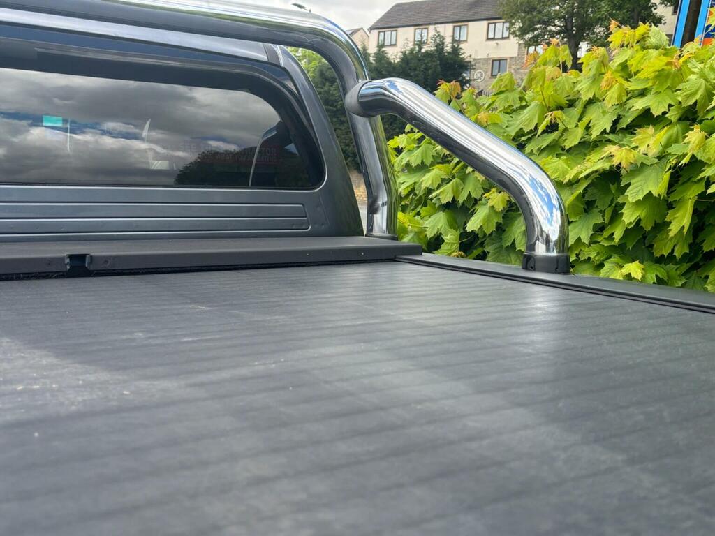Toyota HILUX D-4d Hl3 Pickup Black #26