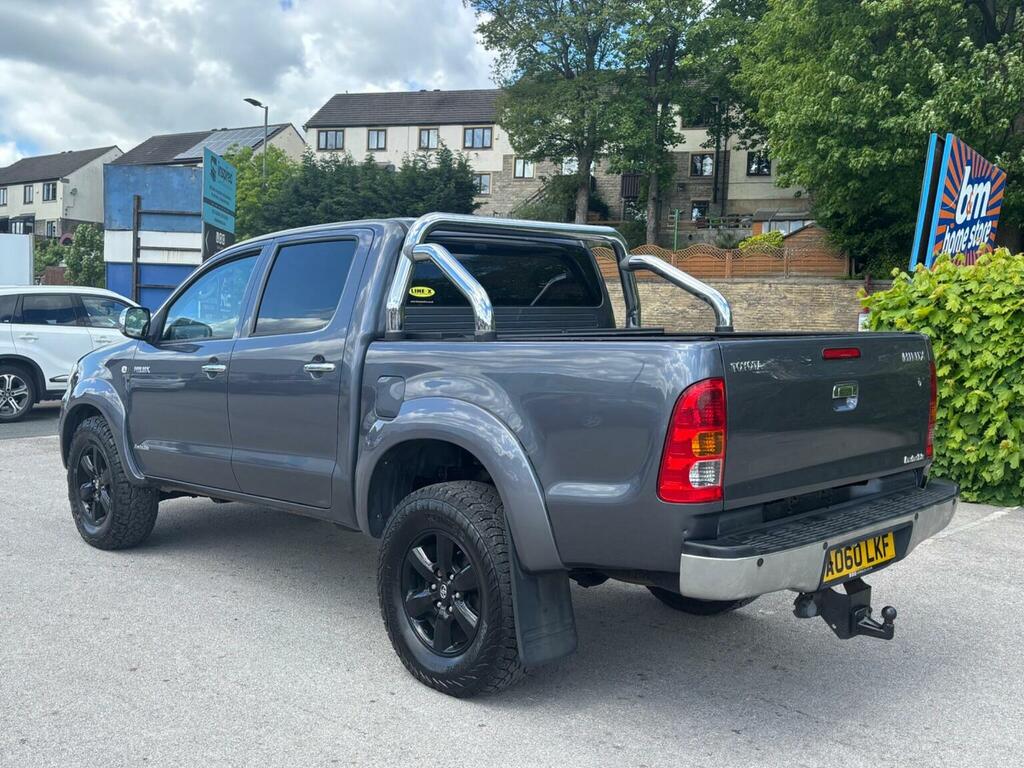 Toyota HILUX D-4d Hl3 Pickup Black #7