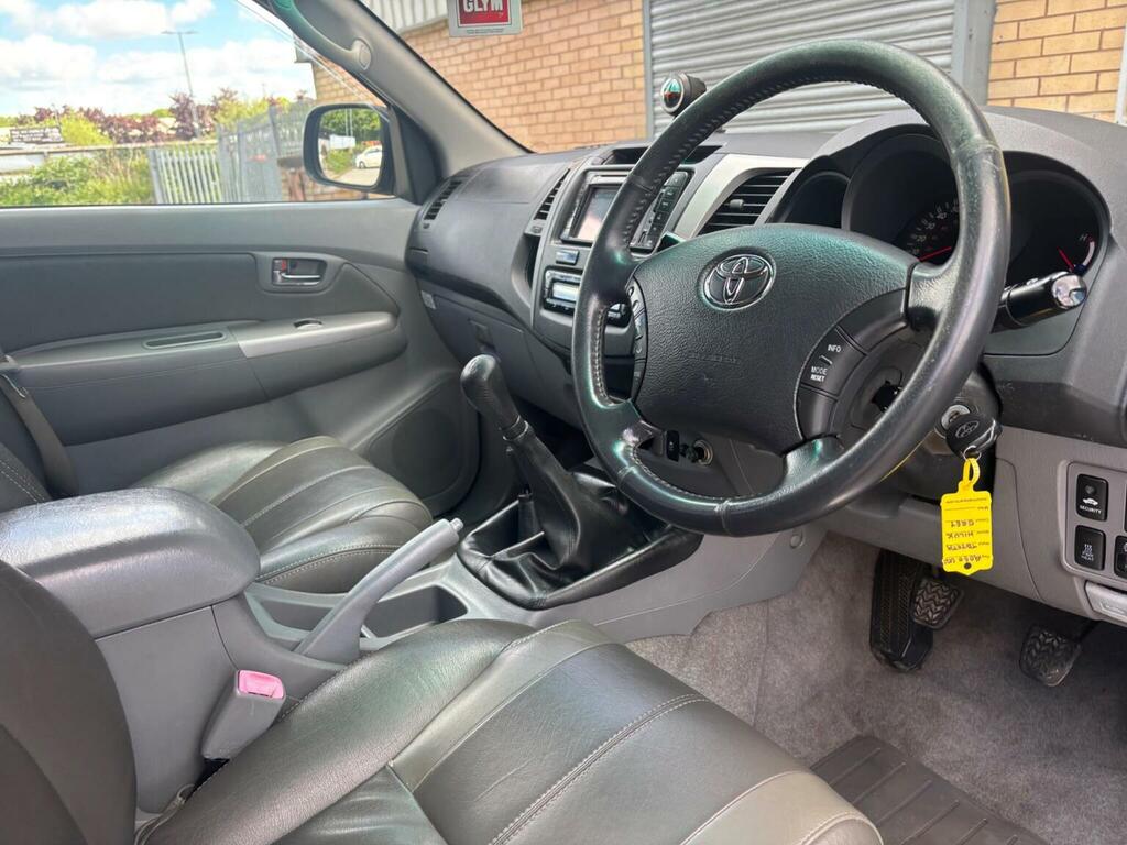Toyota HILUX D-4d Hl3 Pickup Black #16