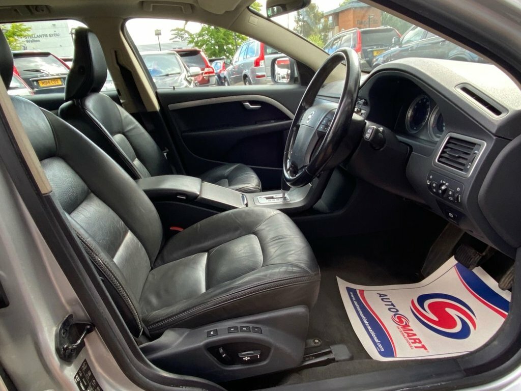 Volvo XC70 2.4L Se Silver
