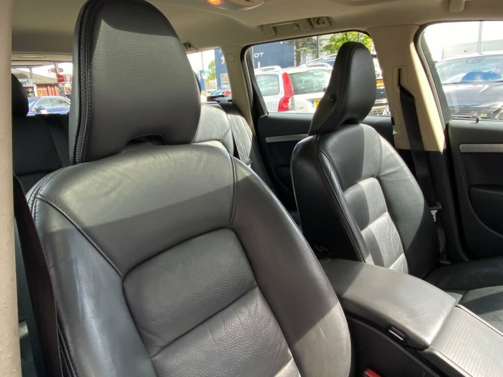 Volvo XC70 2.4L Se Silver #2