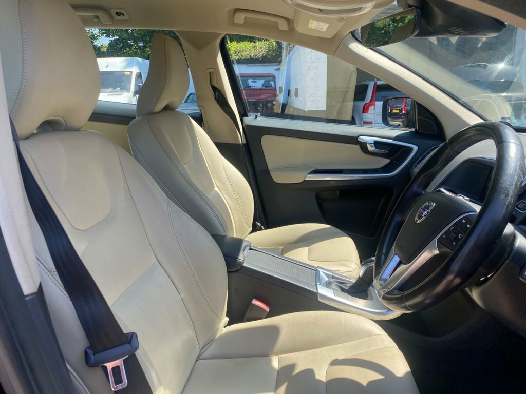 Volvo XC60 2.4L Se Lux Nav Blue