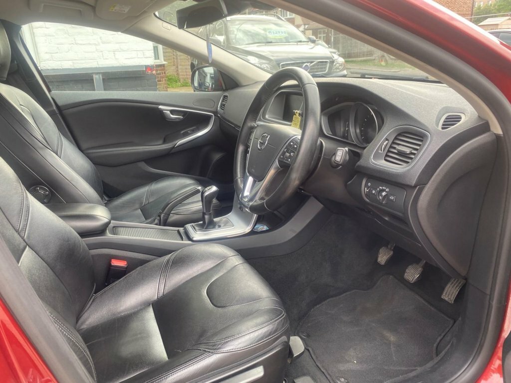 Volvo V40 2L Inscription LS17FZU Red #5