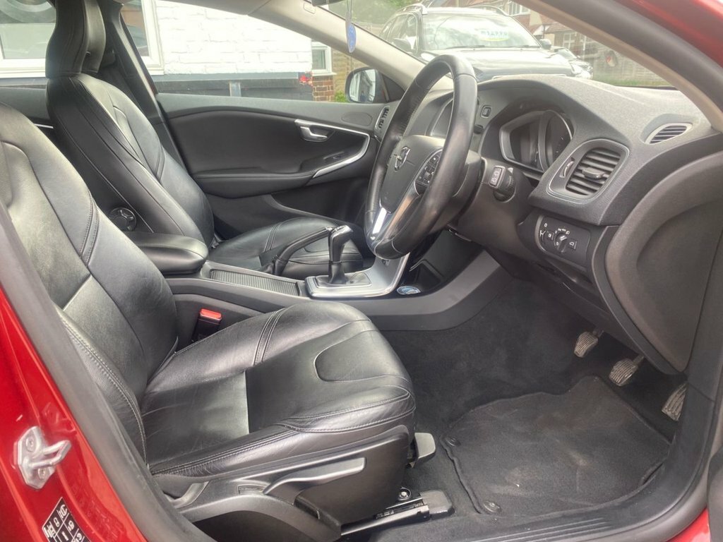 Volvo V40 2L Inscription LS17FZU Red #4