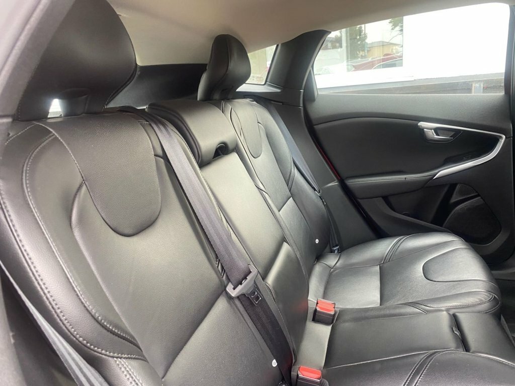 Volvo V40 2L Inscription LS17FZU Red #6