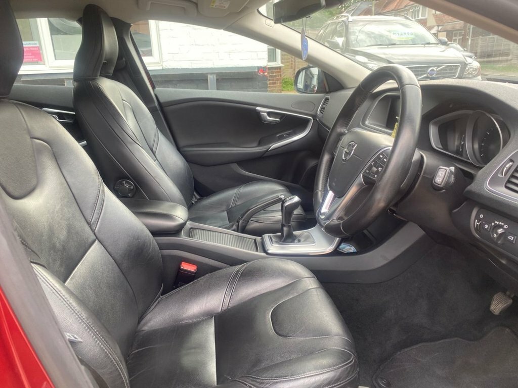 Volvo V40 2L Inscription LS17FZU Red #3
