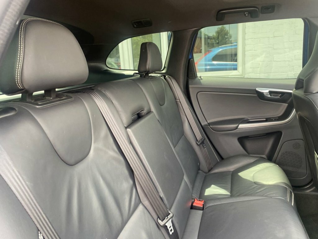 Volvo XC60 2.4L R-design Lux Nav NK17HSG Blue #6