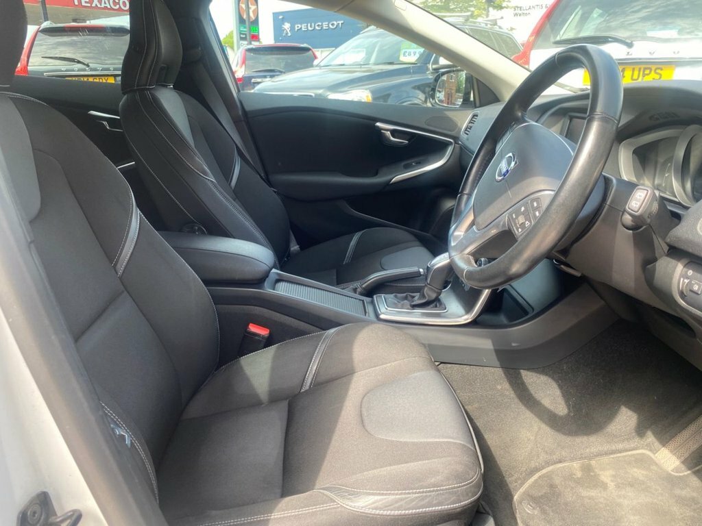 Volvo V40 2.0 D3 Es Nav 2012 Grey #4