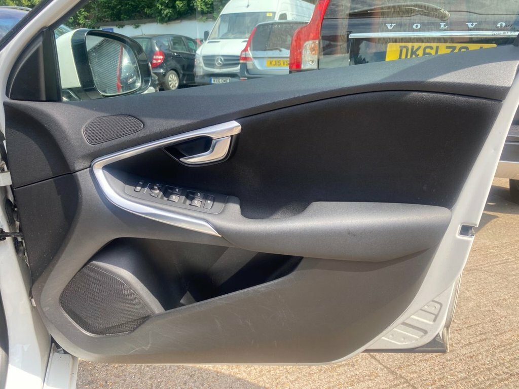 Volvo V40 2.0 D3 Es Nav 2012 Grey #36