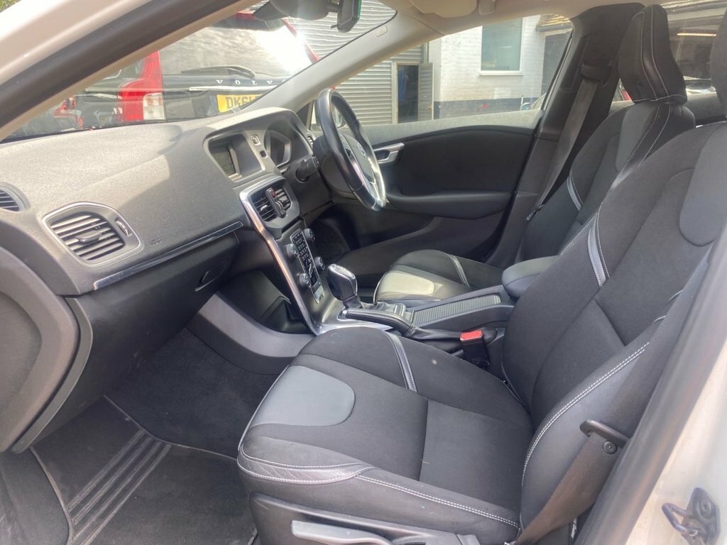 Volvo V40 2.0 D3 Es Nav 2012 Grey #11