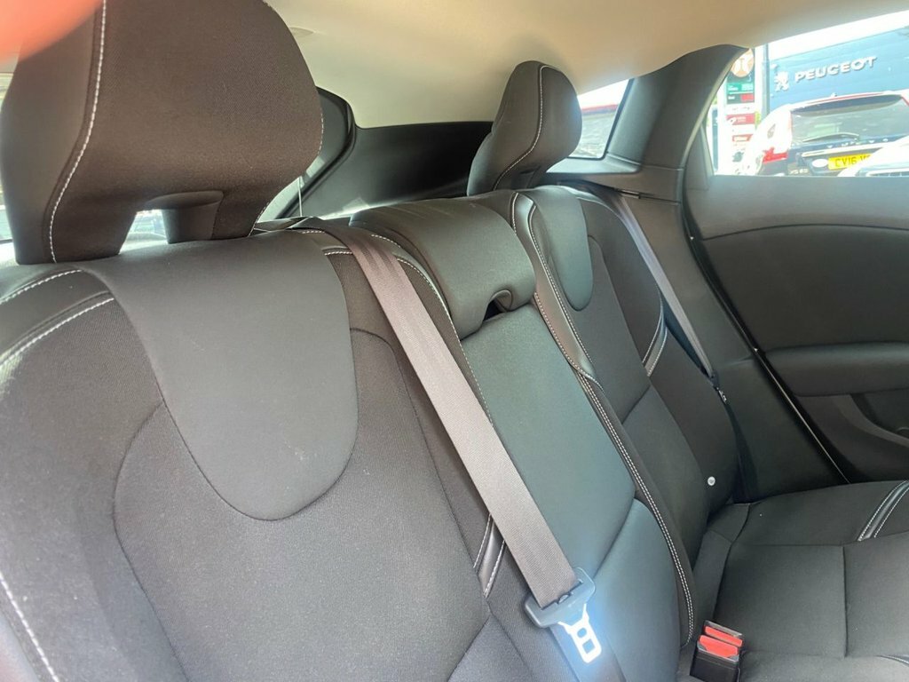 Volvo V40 2.0 D3 Es Nav 2012 Grey #13