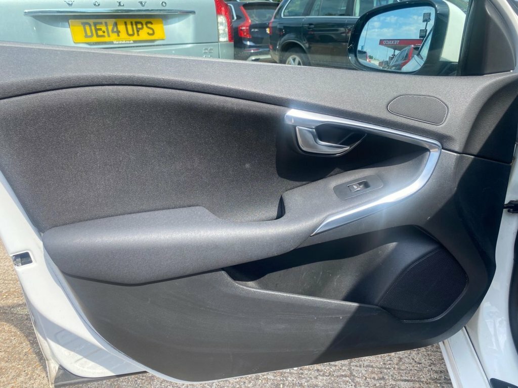 Volvo V40 2.0 D3 Es Nav 2012 Grey #39