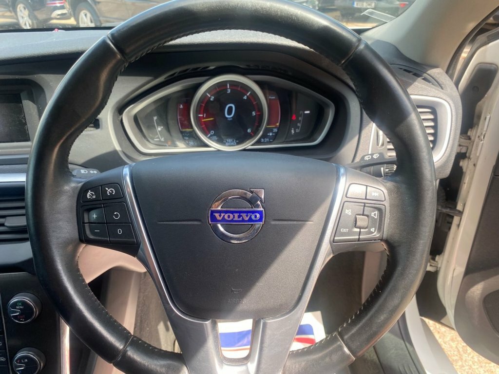 Volvo V40 2.0 D3 Es Nav 2012 Grey #24
