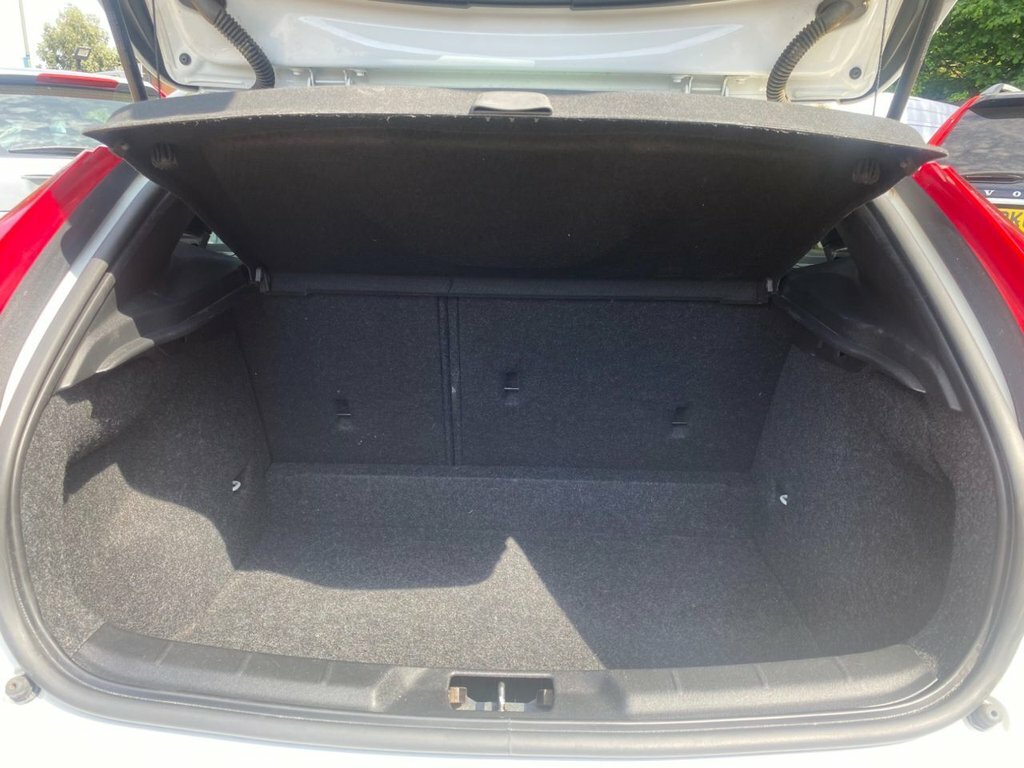 Volvo V40 2.0 D3 Es Nav 2012 Grey #41