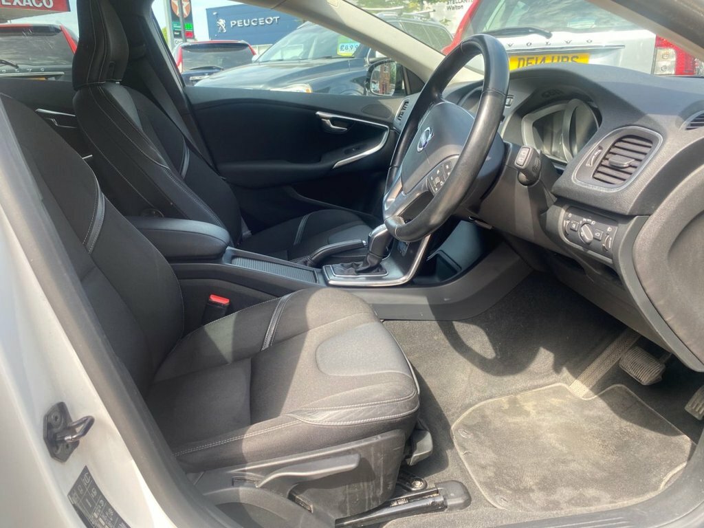 Volvo V40 2.0 D3 Es Nav 2012 Grey #3