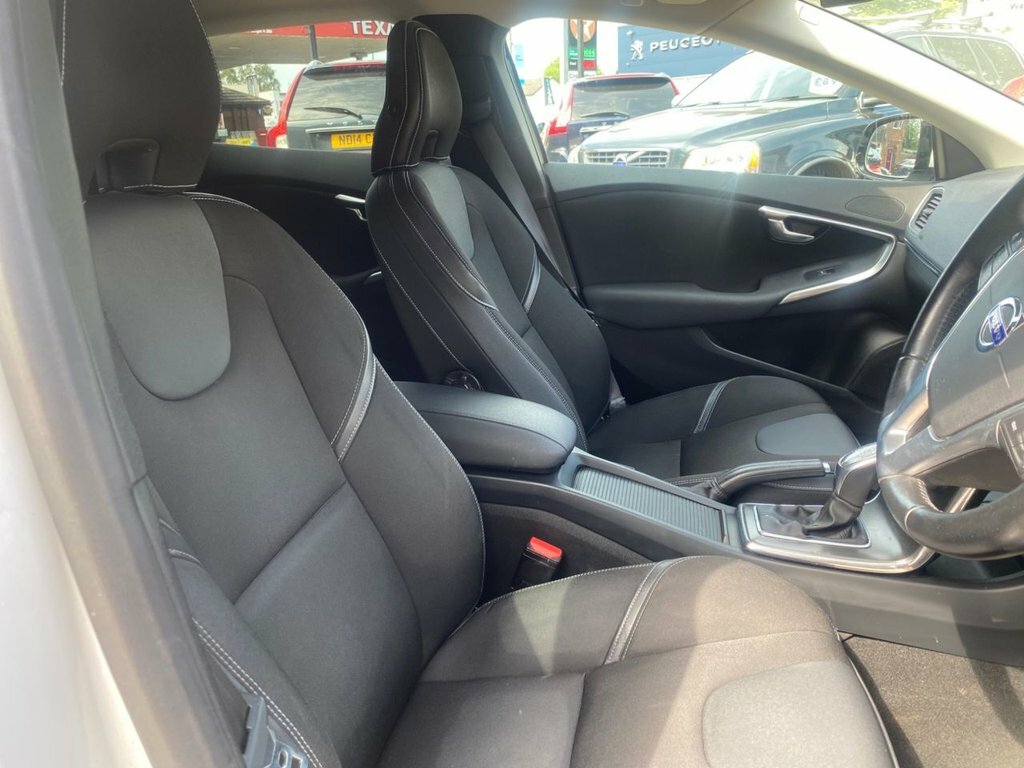 Volvo V40 2.0 D3 Es Nav 2012 Grey #2