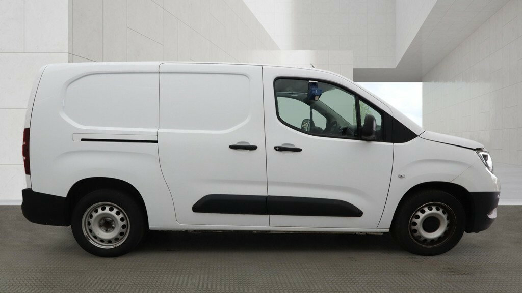 Vauxhall Combo Panel Van 1.5 Turbo D 2300 Edition 2020 White #5