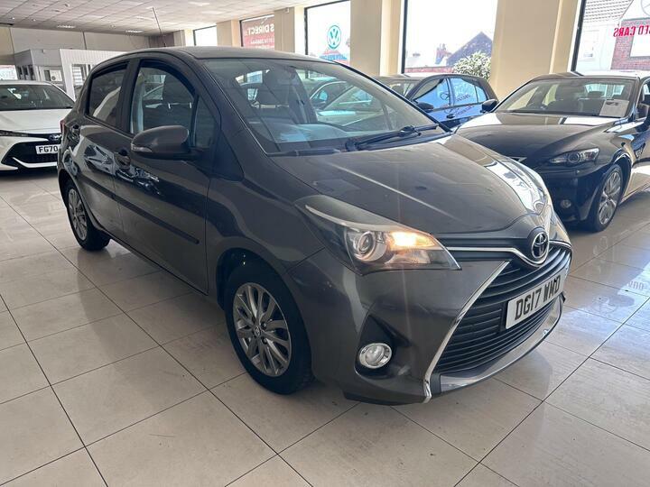 Toyota Yaris 1.33 Dual Vvt-i Icon Euro 6 DG17WMD Grey #2