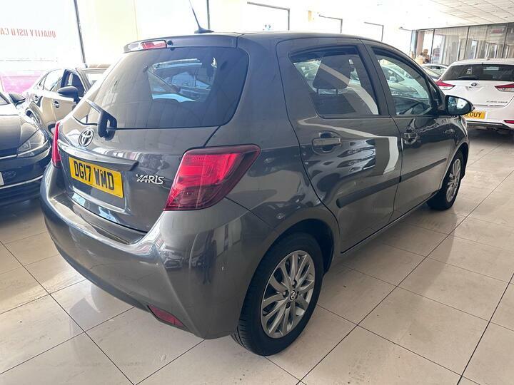 Toyota Yaris 1.33 Dual Vvt-i Icon Euro 6 DG17WMD Grey #3