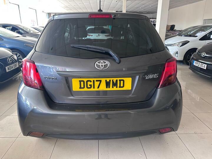 Toyota Yaris 1.33 Dual Vvt-i Icon Euro 6 DG17WMD Grey #4