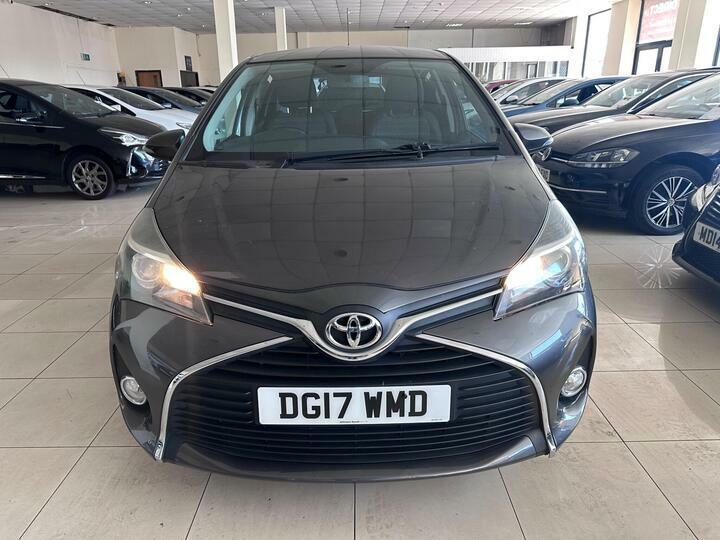 Toyota Yaris 1.33 Dual Vvt-i Icon Euro 6 DG17WMD Grey